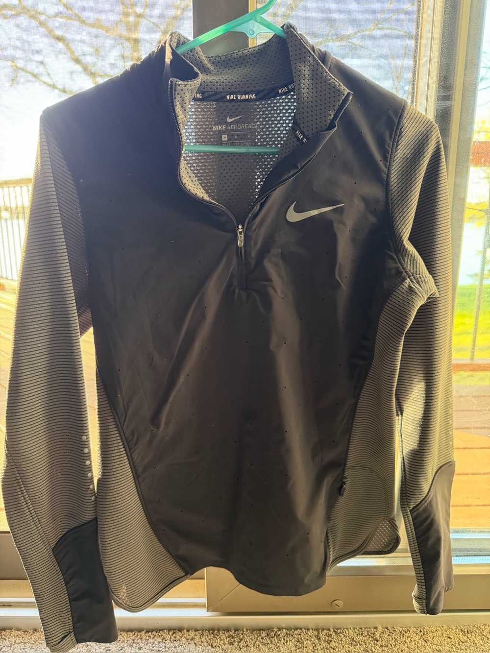 Great running pullover! Women’s Nike Grey Quarter-Zip size medium